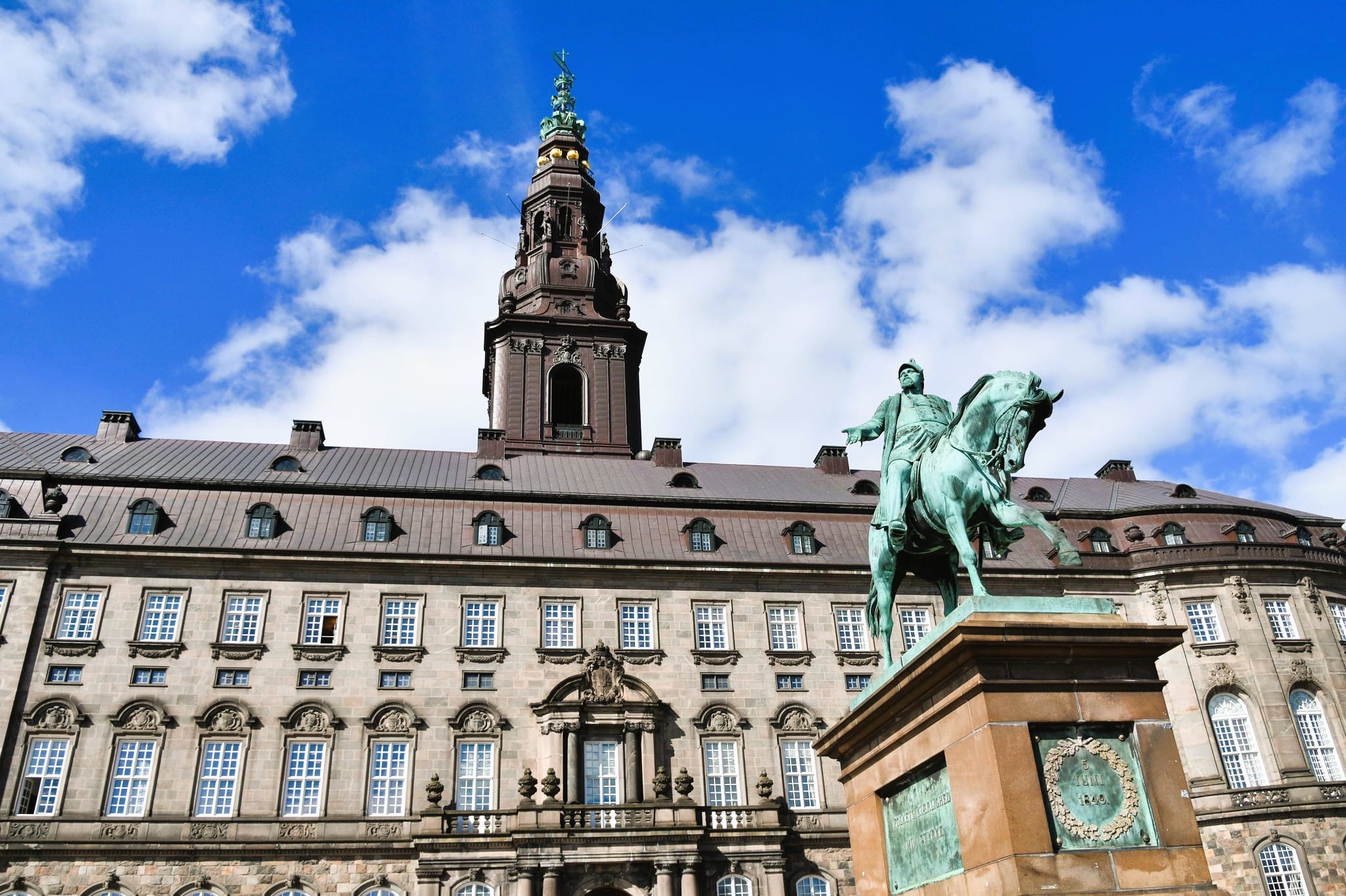 Tour de Palacios de Copenhague en Español con entrada
