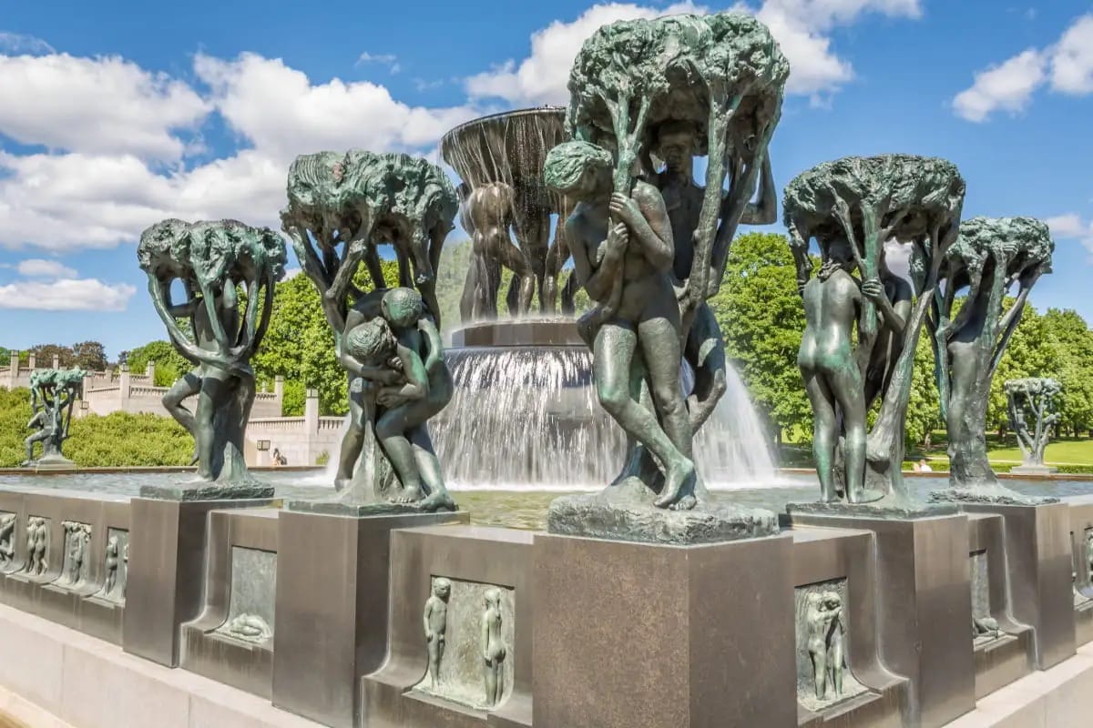 Tour en Español por Oslo y el Parque de Vigeland
